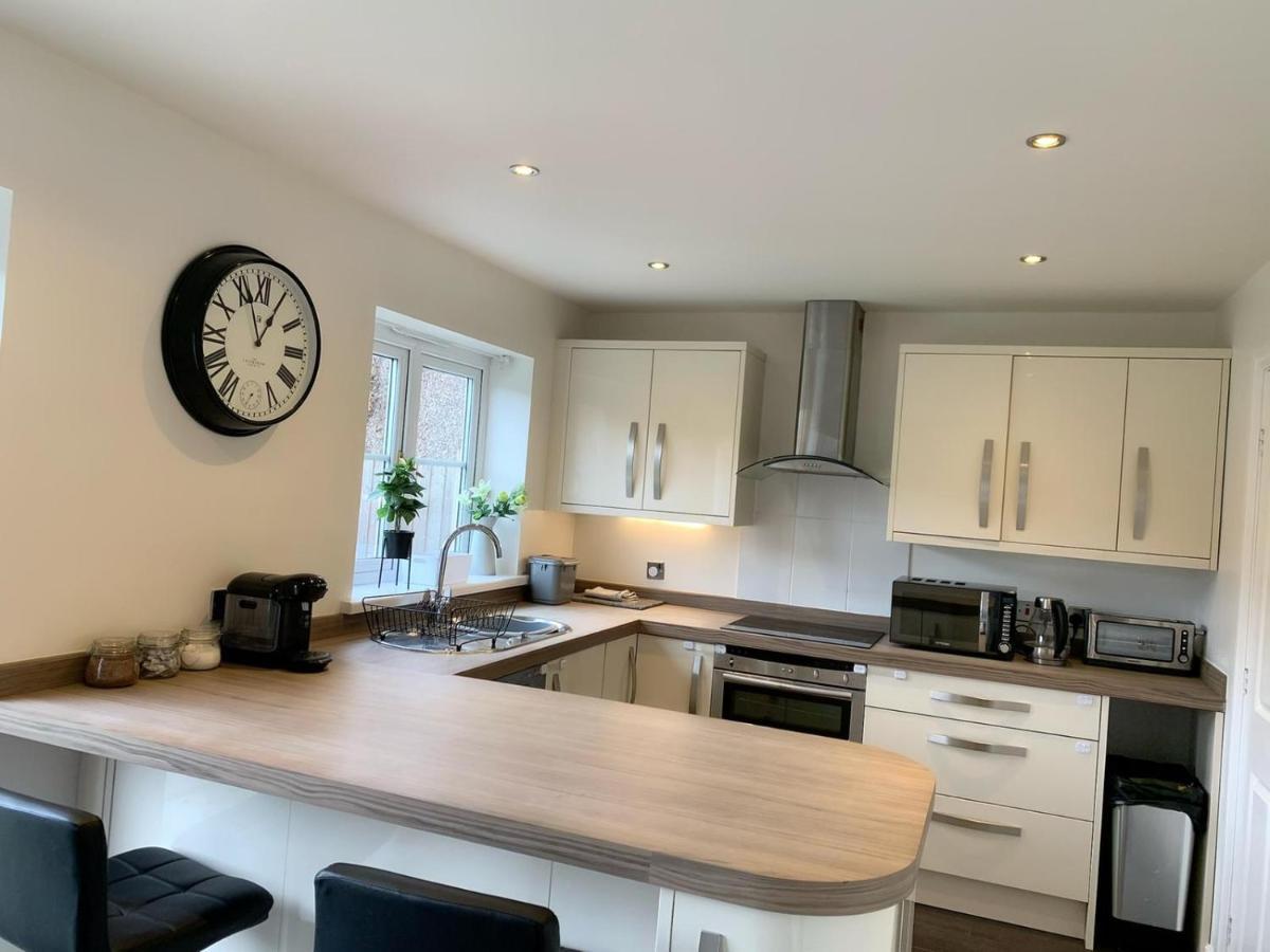 Spacious And Amazing 4 Bedroom Detached House Manchester Eksteriør billede