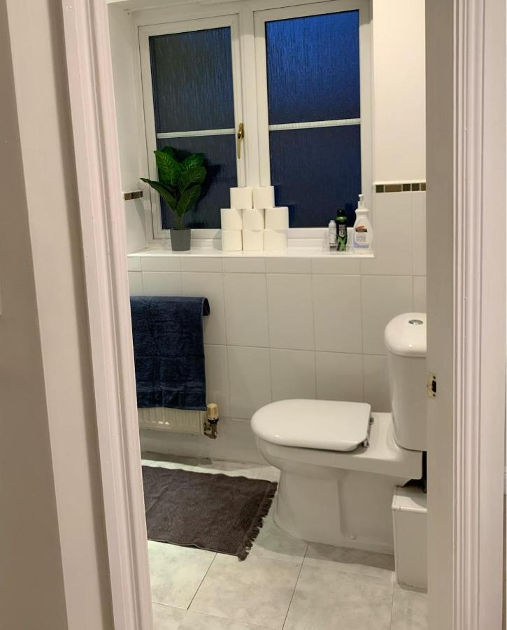 Spacious And Amazing 4 Bedroom Detached House Manchester Eksteriør billede