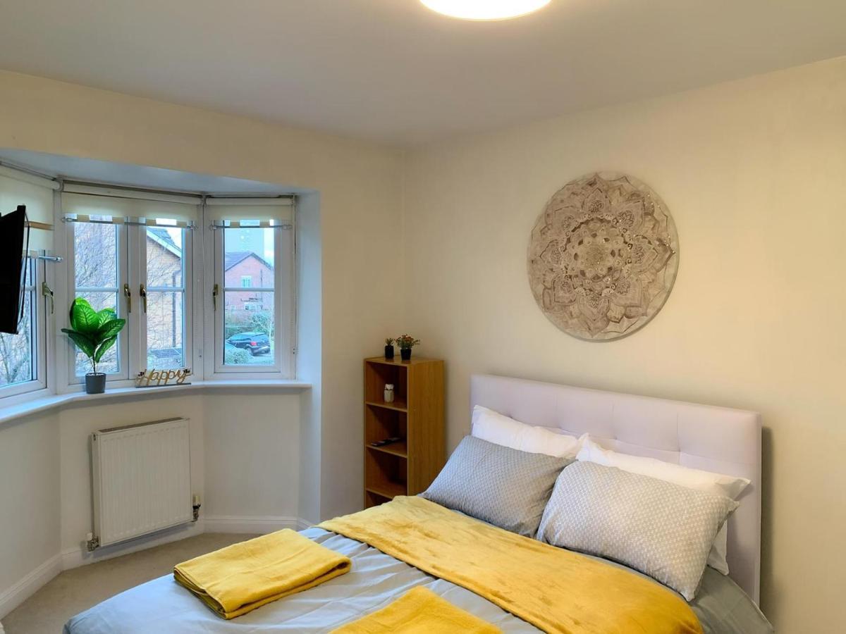 Spacious And Amazing 4 Bedroom Detached House Manchester Eksteriør billede