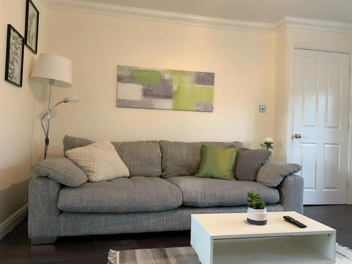 Spacious And Amazing 4 Bedroom Detached House Manchester Eksteriør billede